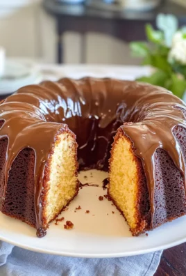 Ciambellone glassato al cioccolato
