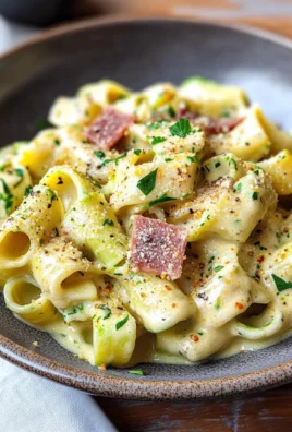 Pasta cremosa zucchine e speck