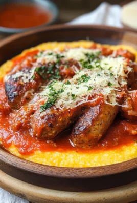 Polenta al sugo con salsiccia e costine