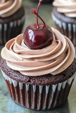Cupcake al cioccolato e ciliegie