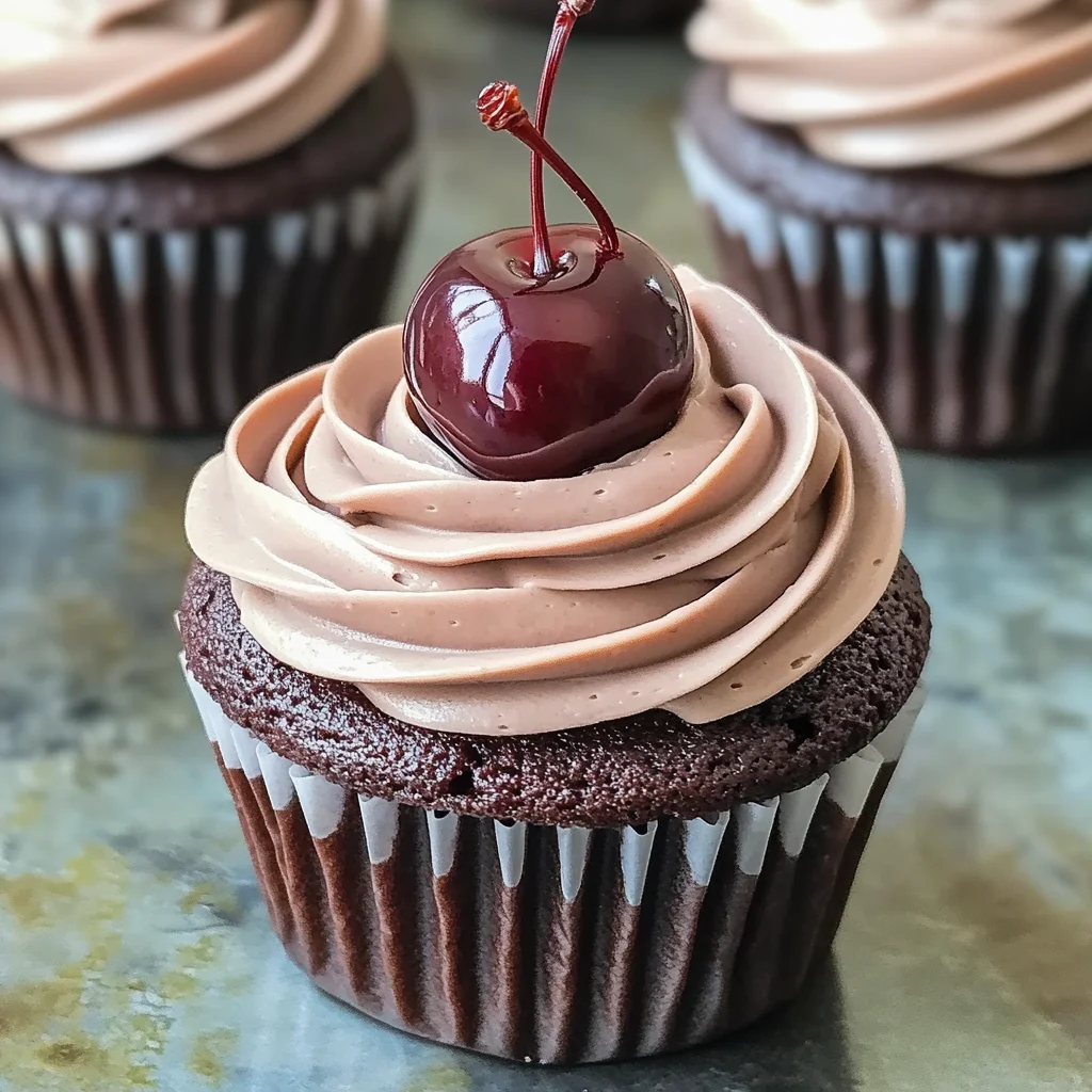 Cupcake al cioccolato e ciliegie