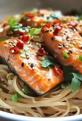 Spaghetti di riso piccanti al salmone