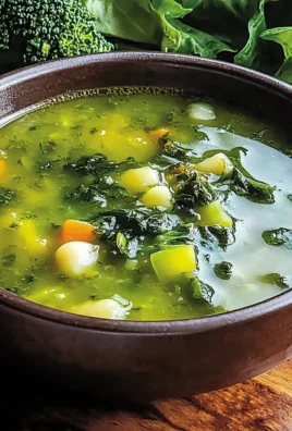 Zuppa verde di verdure invernali