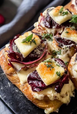 Focaccine integrali radicchio e brie