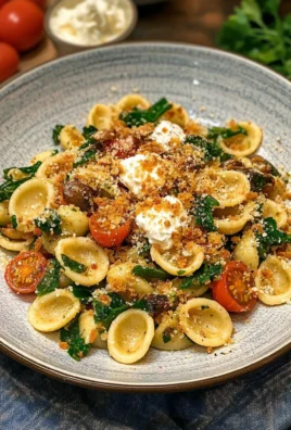 Orecchiette con cime di rapa, colatura di alici e pomodoro