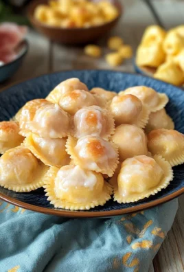 Tortelli salati al formaggio ripieni
